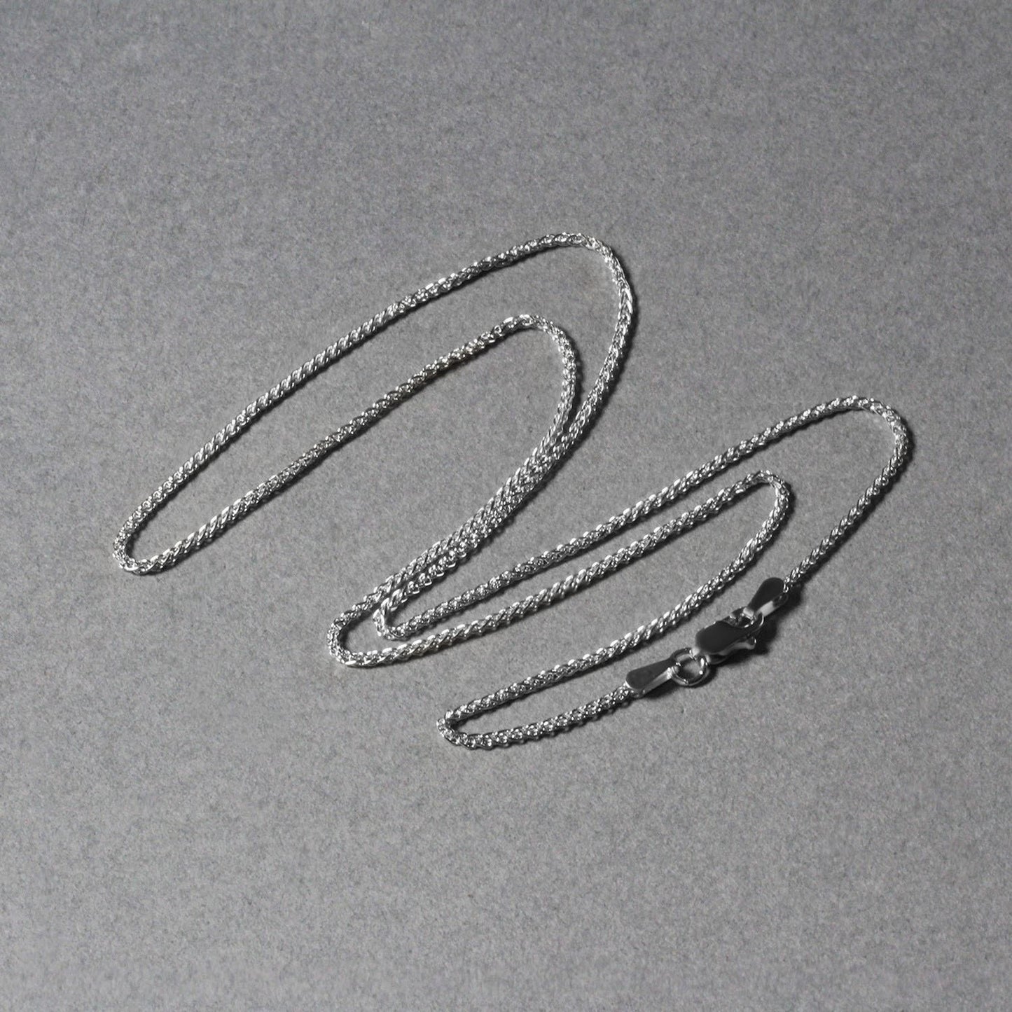 18k White Gold Round Wheat Chain (1.40 mm)