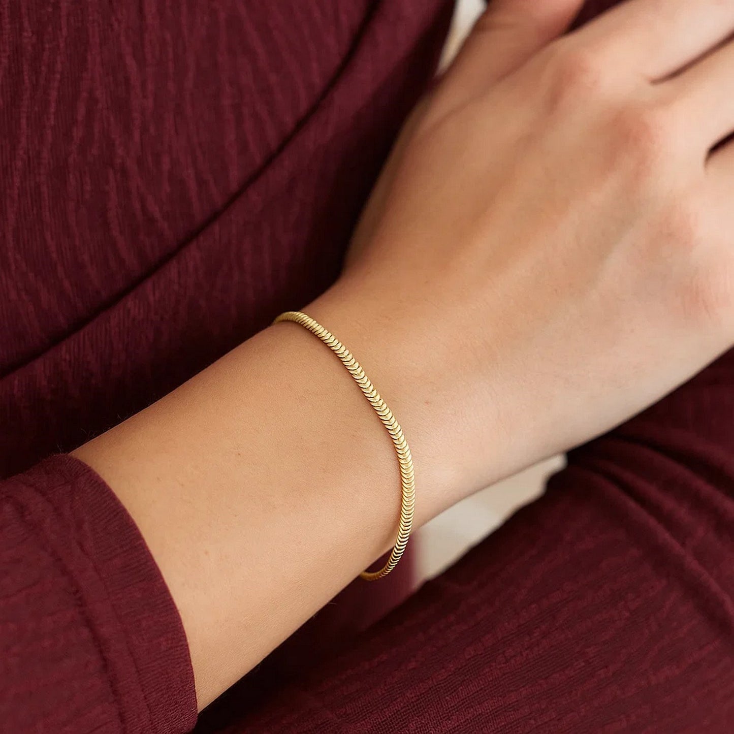 14K Yellow Gold Oval Snake Chain Bracelet (2.60 mm)