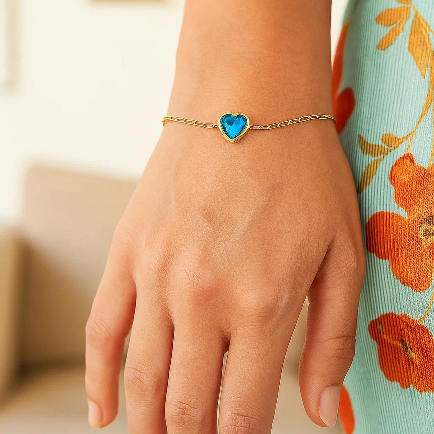 14K Yellow Gold Blue Topaz Heart Bracelet (1.50 mm)